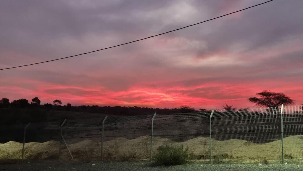 Red sunset in Sapir, Central Arava (Photo: Photo: Noga Gibori, Central Arava) שקיעה אדומה בספיר, הערבה התיכונה