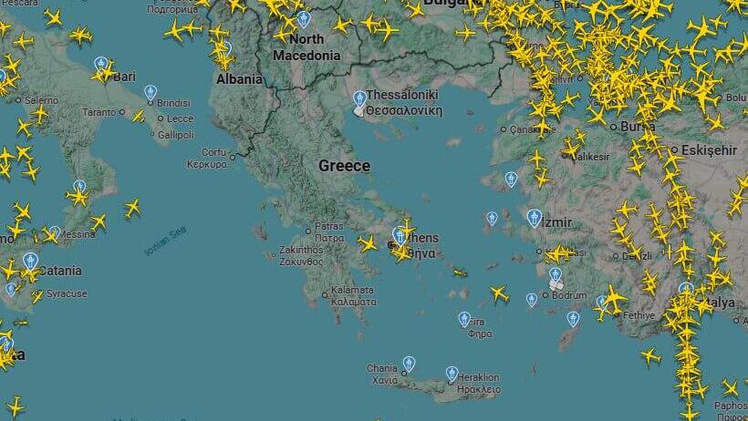 Воздушное пространство Греции закрыто (Фото: Flightradar24) תקלה גדולה סגרה את כל נמלי התעופה ביוון