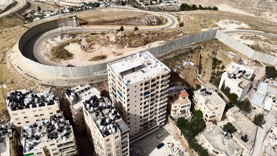 Illegal construction around Jerusalem (Photo: Courtesy of Regavim) הבנייה הלא חוקית סביב ירושלים | צילומים: באדיבות עמותת "רגבים"