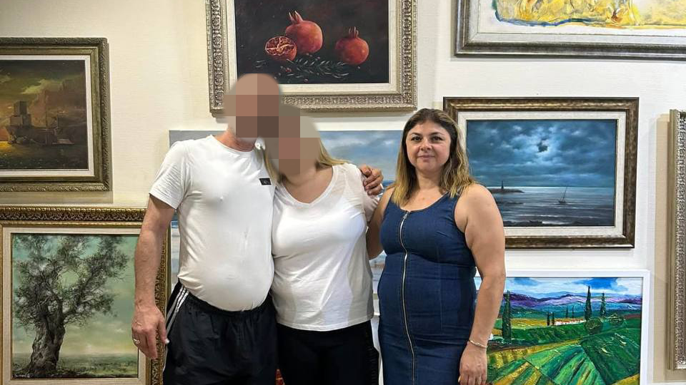 אינה דנילוב ז"ל עם ביתה ובעלה שרצח אותה