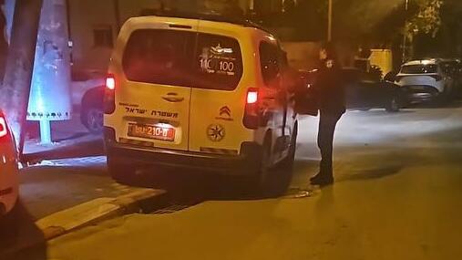 כוחות משטרה בזירת הרצח בפרדס חנה