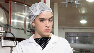 שירה ועידן אוכלים את הצפון מפעל הממתקים - צילום עוז מועלם