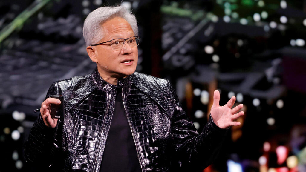 מנכ"ל אנבידיה, ג'נסן הואנג, ב-CES 2026