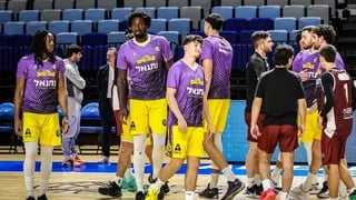 שחקני הפועל חולון