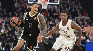 אדווין ג'קסון מול תיאו מלדון