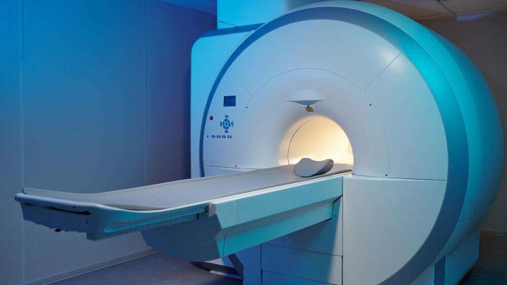 An MRI machine (Photo: shutterstock) מכשיר MRI