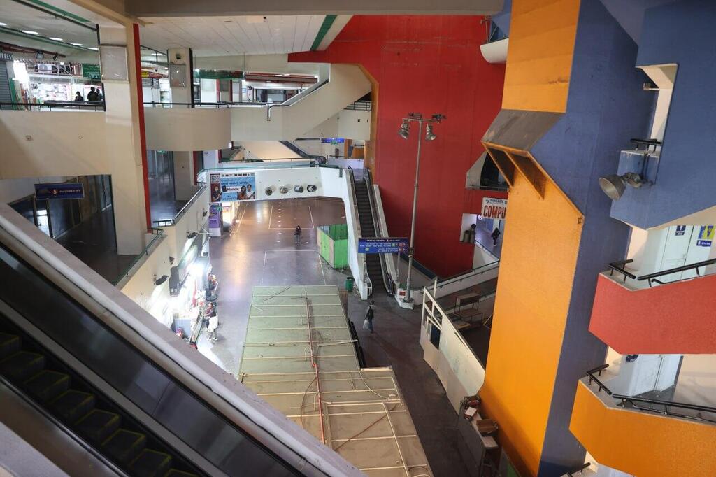 Tel Aviv central bus station (Photo: Yariv Katz) ההזנחה בתחנה המרכזית החדשה בתל אביב