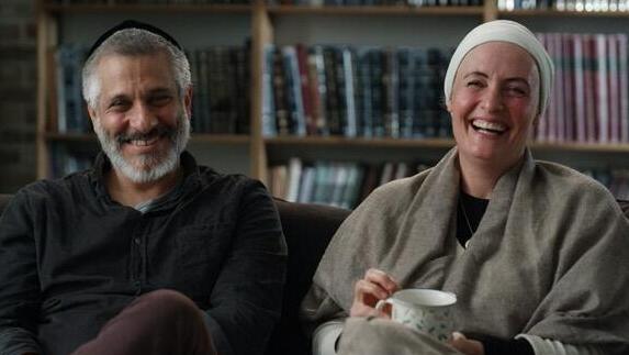 מי שיצפה בדוקו החדש על אביתר בנאי פשוט יתאהב בו