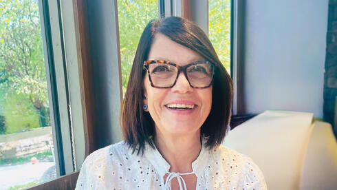  מוניקה דוידוביץ