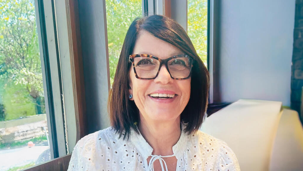  מוניקה דוידוביץ