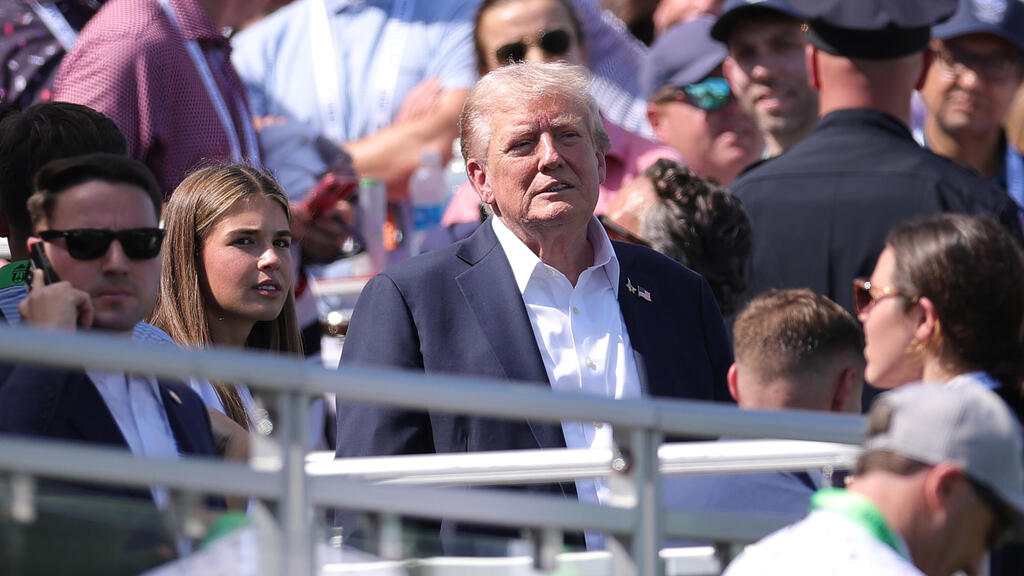 קאי טראמפ עם סבא דונלד טראמפ