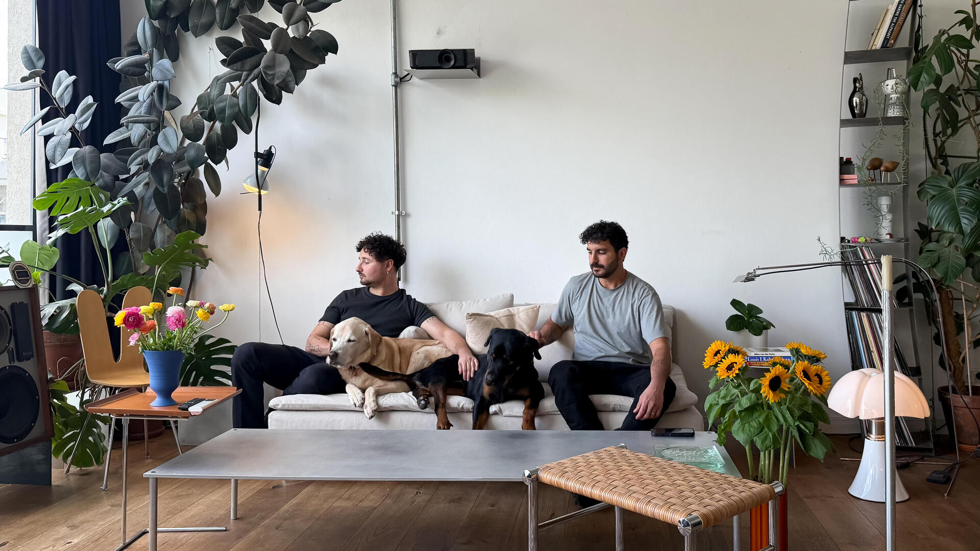 הדירה של שאולי ועומרי בשכונת שפירא, כאן גרים