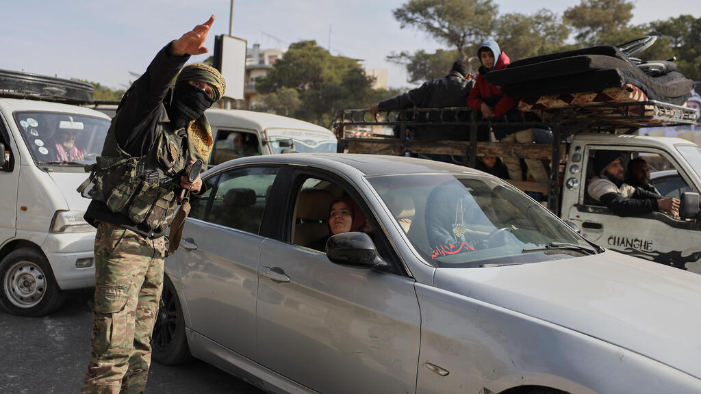 Photo: AP Photo/Omar Albam עימותים בחלב