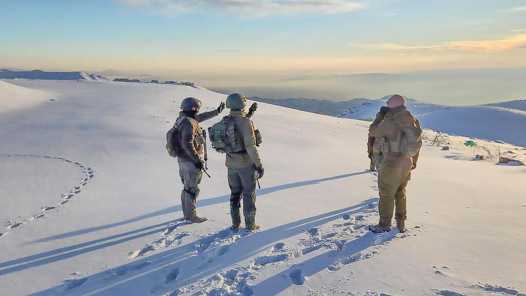 Israel Defense Forces Mountain Brigade troops on Mount Hermon near the Syrian border over the weekend, providing optimal control of surveillance and fire (Photo: IDF Spokesperson) יכולת אופטימלית לשלוט בתצפית ובאש. לוחמי חטיבת ההרים של צה"ל בחרמון בגבול סוריה, בסוף השבוע האחרון