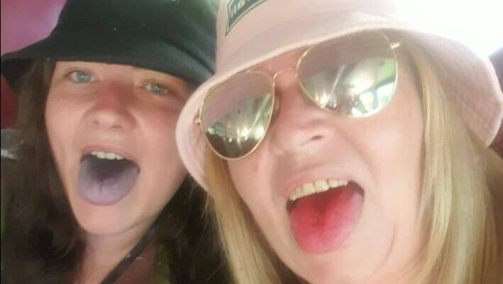  שירלי קרוהוול ובתה אנה