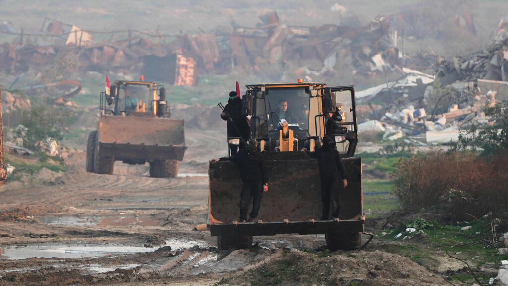 חיפושים אחר החטוף רן גואילי בשכונת זייתון בעזה