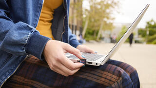 הכונן SANDISK Extreme Fit 