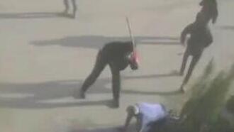 נערים יהודים תוקפים באלות בן 68 בבית ליד