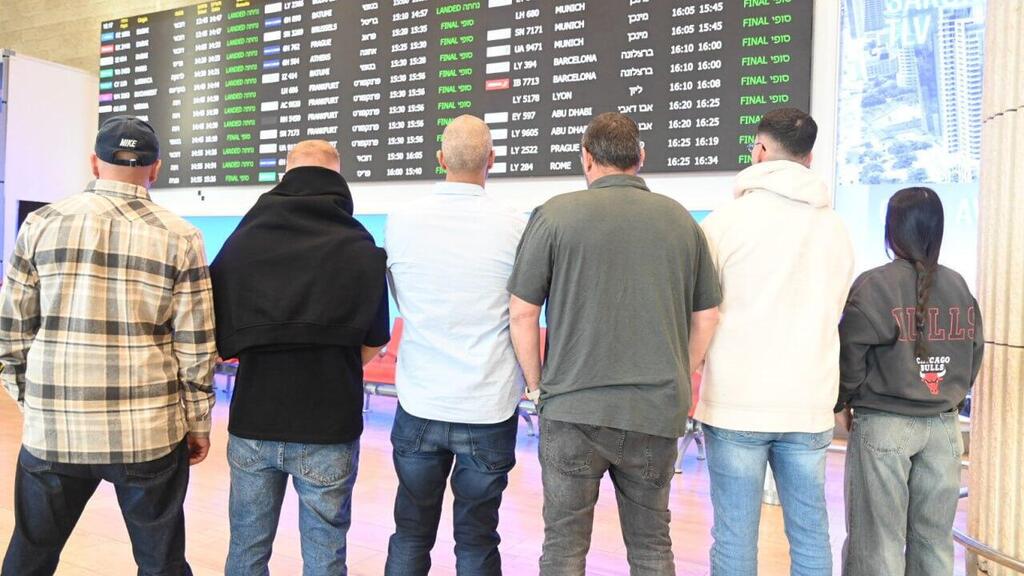 Сыщики в аэропорту Бен-Гурион (Фото: Яир Саги) מגזין סופ"ש: ההברחות דרך נתב"ג