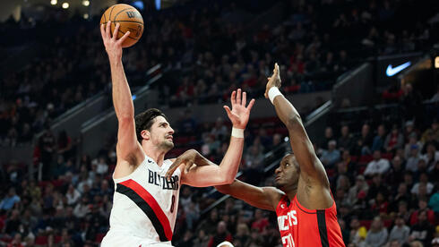 אבדיה מול קלינט קפלה