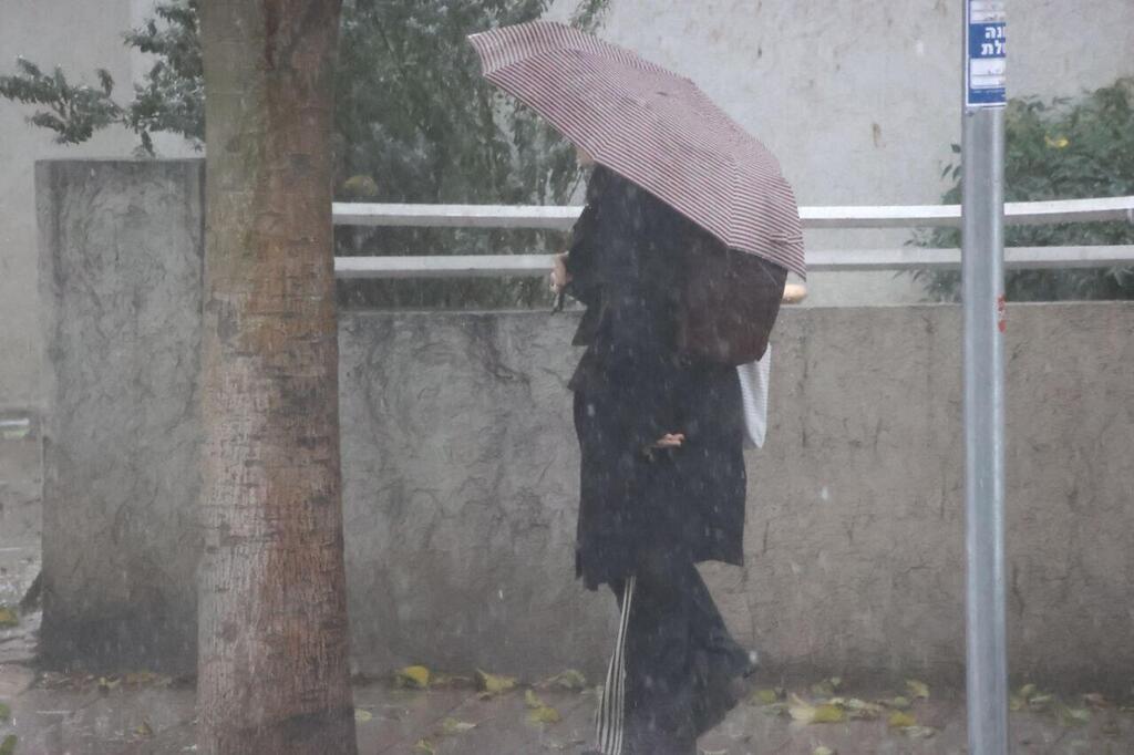 Stormy weather in Tel Aviv (Photo: Moti Kimchi) מזג אוויר סוער תל-אביב