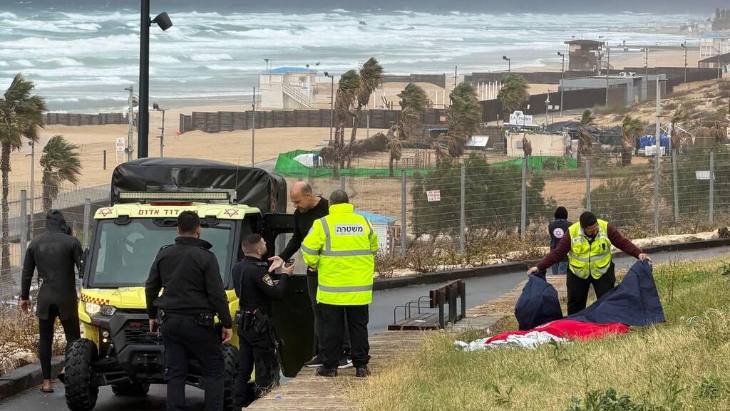 Место происшествия в Бат-Яме (Фото: Коби Куанкес) הזירה בבת ים