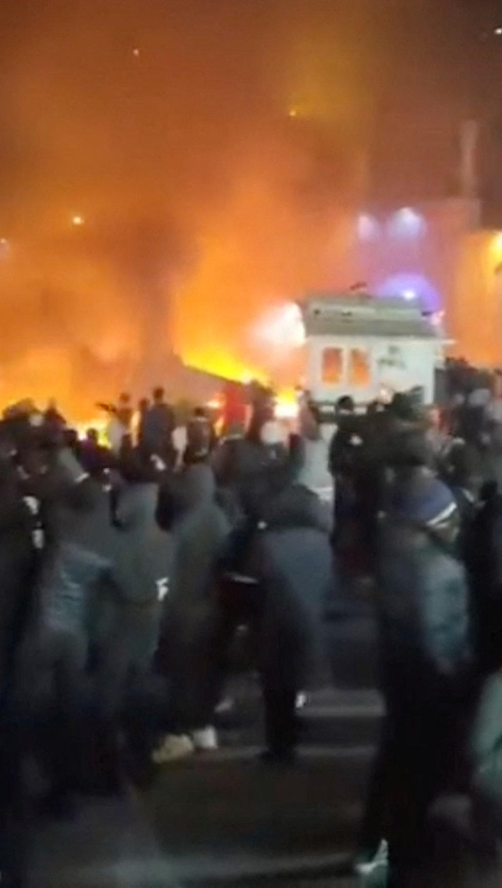 Протесты в Тегеране (Фото: Social Media/via REUTERS) מחאות איראן ב טהרן