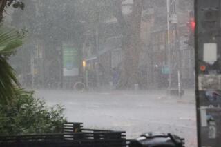 מזג אוויר סוער תל-אביב