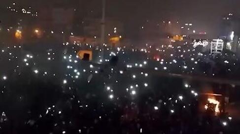 הפסקת חשמל בטהרן, המפגינים הדליקו פנסים