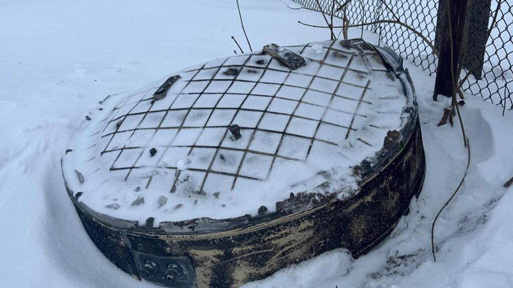 שרידי טיל אורשניק ש רוסיה שיגרה לעבר אוקראינה באזור לבוב