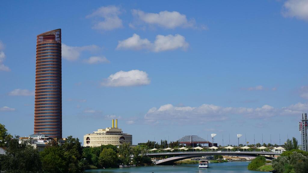 המגדל בסביליה