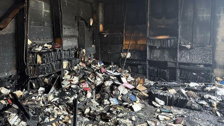 הנזק בתוך בית הכנסת