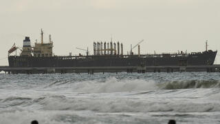 מכלית נפט עוגנת מול חופי פוארטו קאבלו בוונצואלה