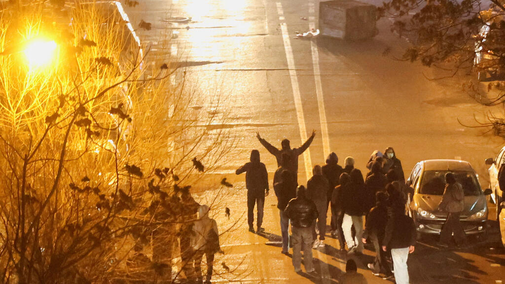 Протесты в Тегеране в начале января (Фото: Stringer/WANA (West Asia News Agency) via REUTERS) מפגינים ב טהרן 8 בינואר 2026 מחאה איראן