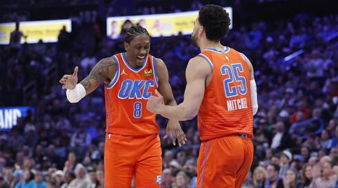 שחקני אוקלהומה חוגגים