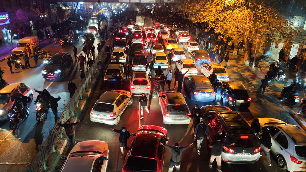 Traffic congestion following the protests in Tehran. January 8 (Photo: Anonymous/Getty Images) מחאה מחאות הפגנה הפגנות איראן טהרן 8 בינואר