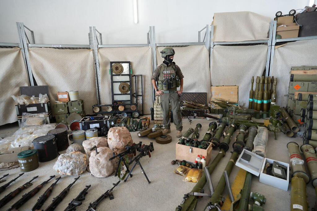 נשק של חיזבאללה שנתפס בדרום לבנון