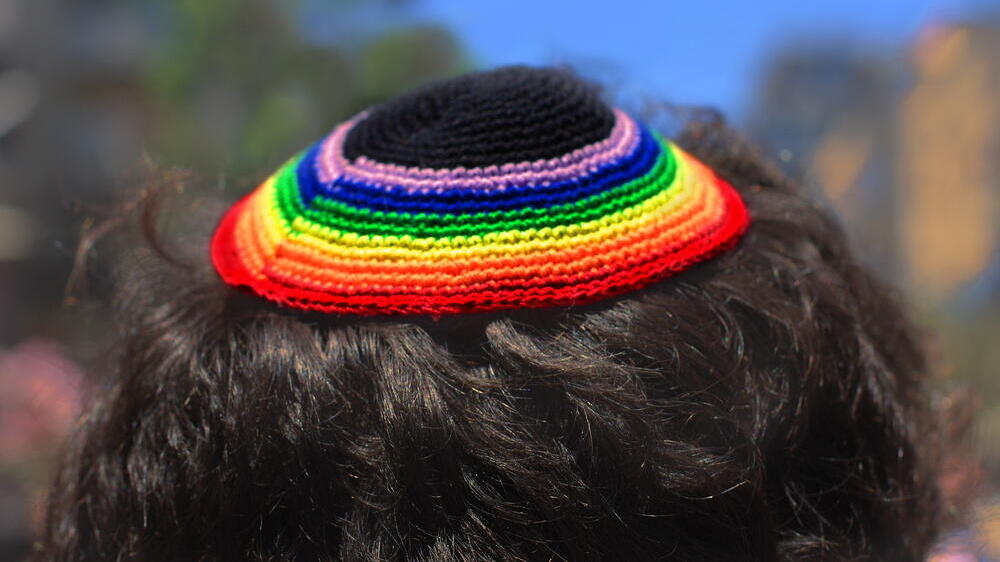 The inability to tolerate LGBTQ people is not a matter of Jewish law but a purely social one. It is age-old homophobia,' (Photo: Konstantnin / Shutterstock) דת ולהט"ב