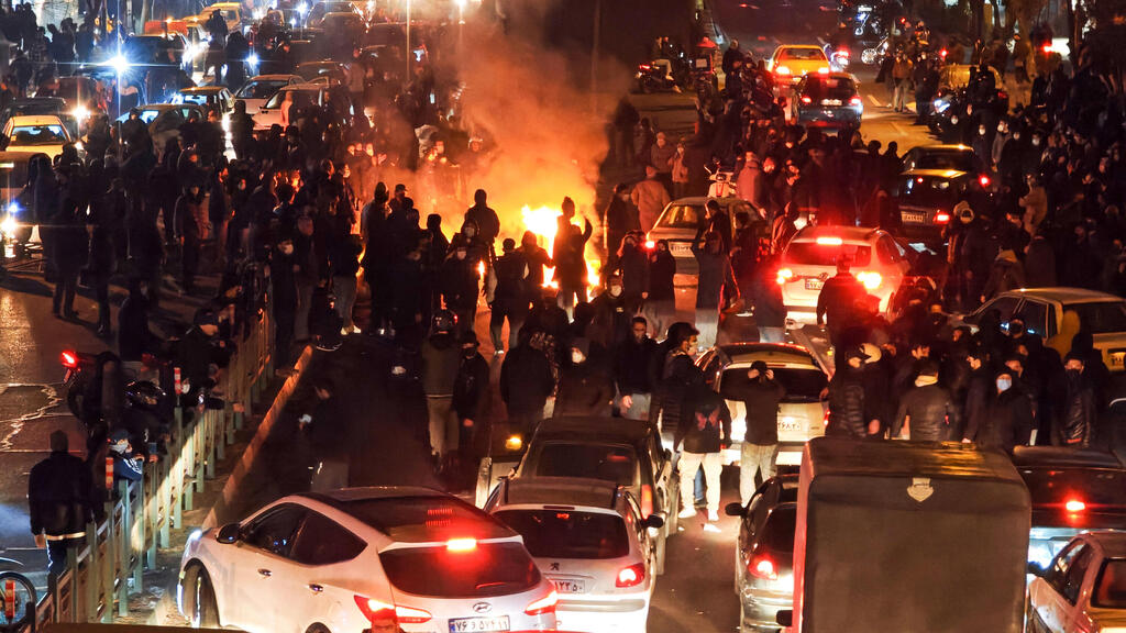 מחאה מחאות הפגנה הפגנות איראן טהרן 8 בינואר