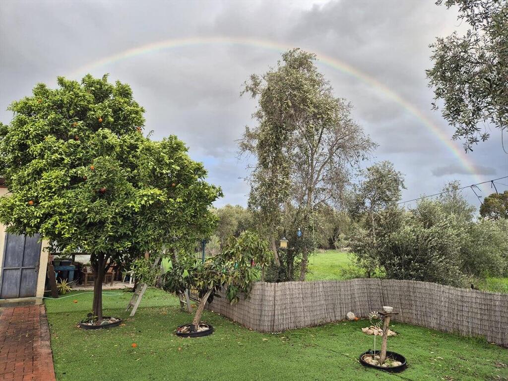 קשת בענן במושב חגור 