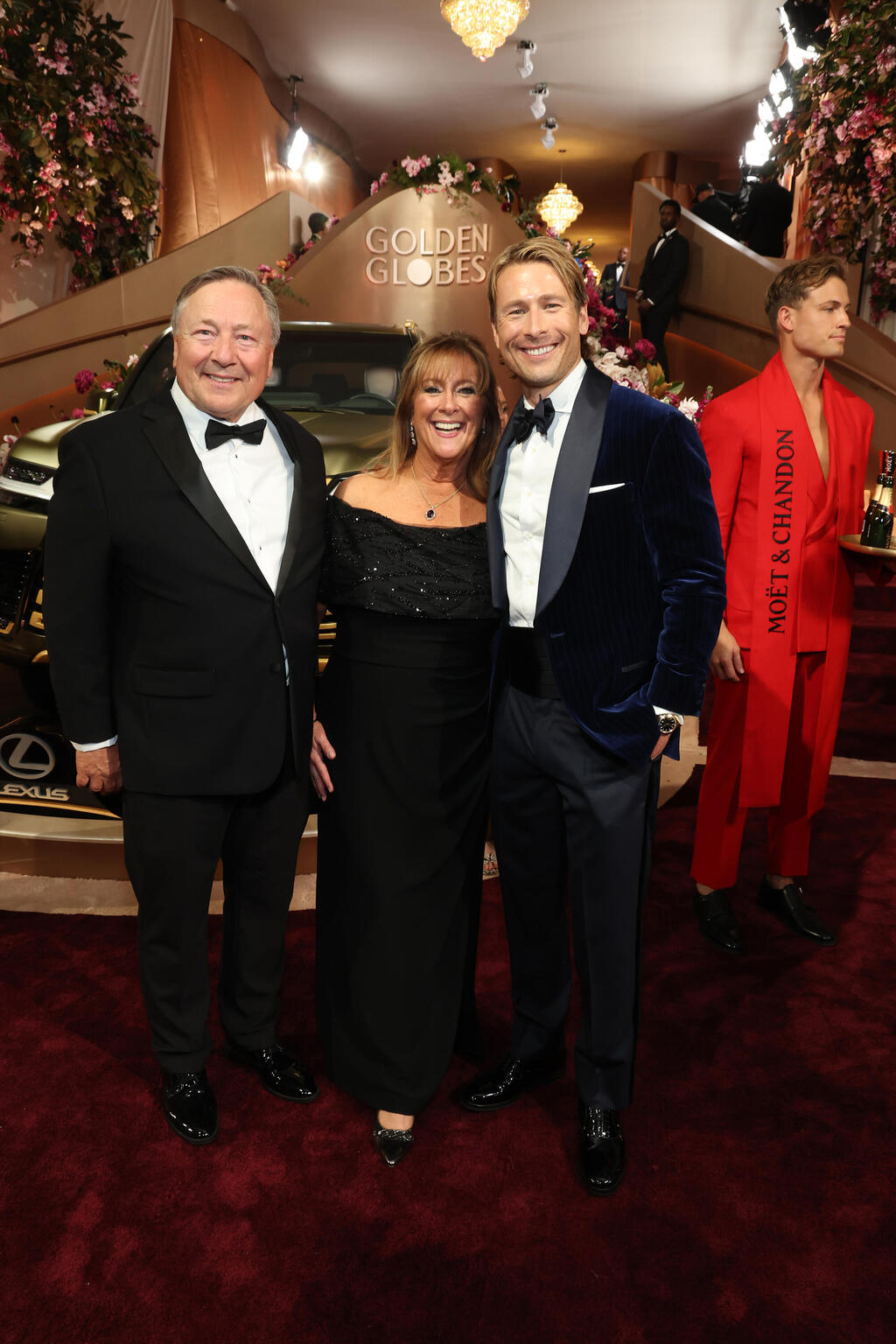 גלן פאוול והוריו, סינדי וגלן סניור (צילום: Phillip Faraone/Getty Images for Moët & Chandon) גלן פאוול והוריו, סינדי וגלן סניור