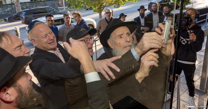 קובעים מזוזה