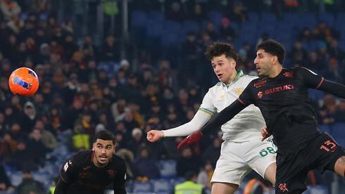 ארנה נוגח את שער השוויון לרומא