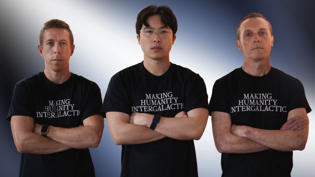 סקיילר צ׳אן (במרכז) עם צוות הפרויקט