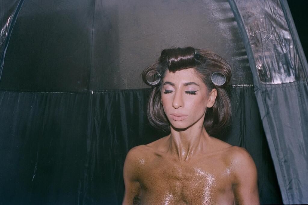 Photo: Ofek Shalom סתיו שלום, מהפרעות אכילה לפיתוח גוף, תערוכה, תמונות