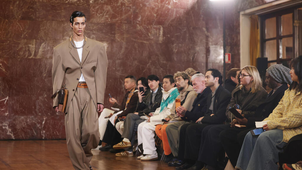 תצוגת האופנה של הד מיינר ביריד פיטי אומו באיטליה, 2026