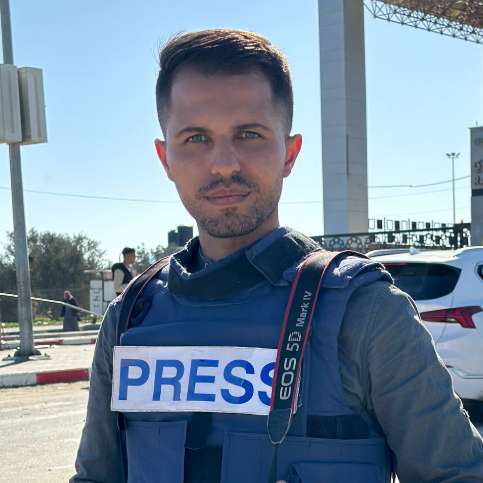 מוהנד אלחטיב פלסטיני מעזה שיוון ביטלה את מעמד הפליטות שלו