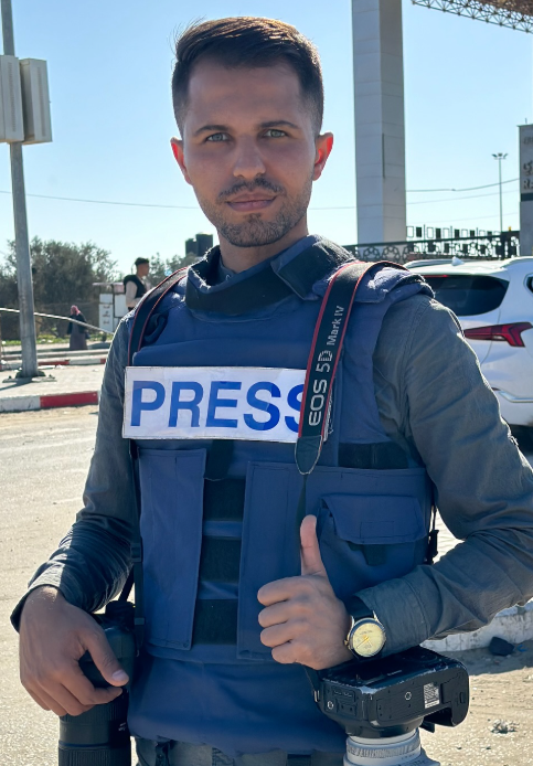 מוהנד אלחטיב פלסטיני מעזה שיוון ביטלה את מעמד הפליטות שלו