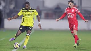 הריברטו טבארש ואלון אזוגי בקרב על הקו