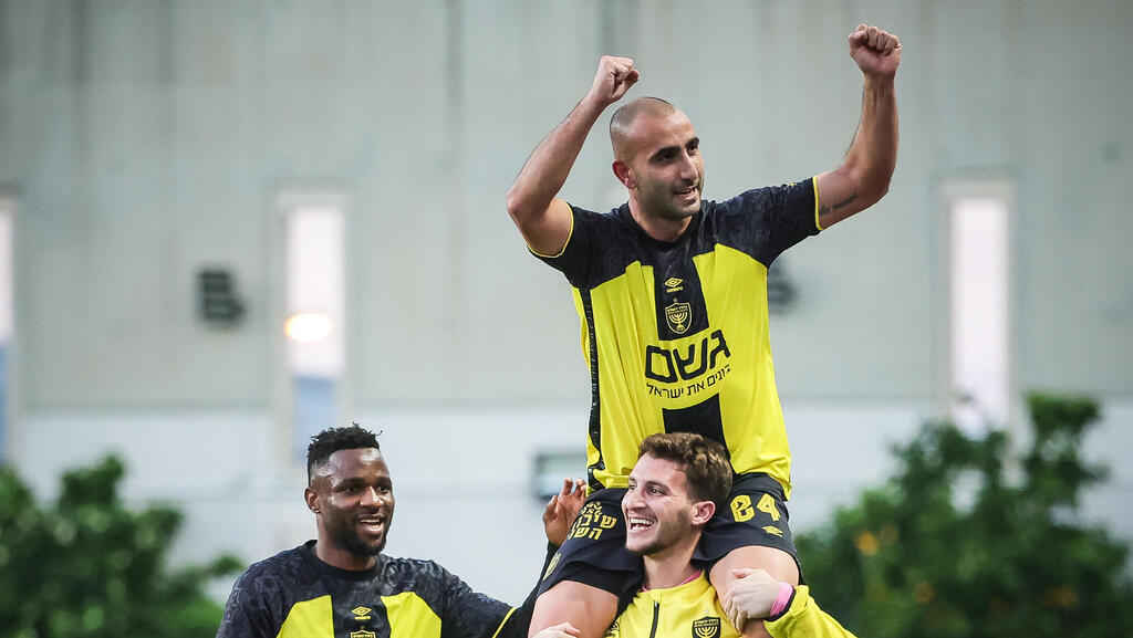 דור חוגי חוגג